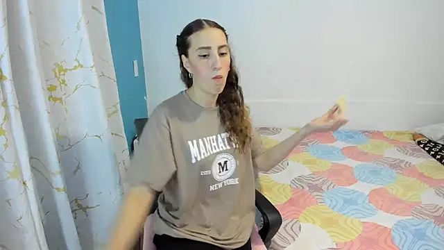 RachelJones  online show from 06-25-26, 04:45