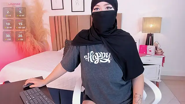 Snapshot of samaara_ chatting on 09-10-25, 12:05 samaara online show from 09-10-25, 12:05