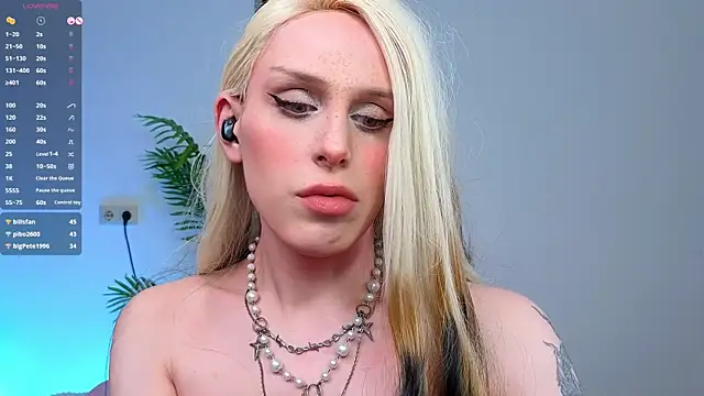  yourFoxy  online show from 12-13-24, 08:51