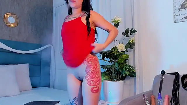 Snapshot of DakottaHill chatting on 02-19-25, 01:08 DakottaHill online show from 02-19-25, 01:08