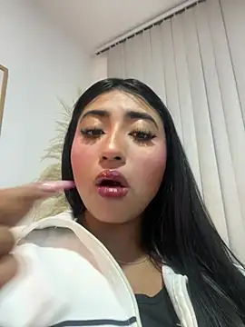 Snapshot of Hanna_fost chatting on 01-12-26, 04:18 Hanna fost online show from 01-12-26, 04:18