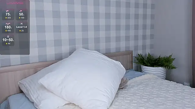 Butterflys1268 online show from 12-24-24, 09:11