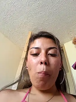 Snapshot of Sweel_Leyva18 chatting on 12-12-24, 06:31 Sweel Leyva18 online show from 12-12-24, 06:31