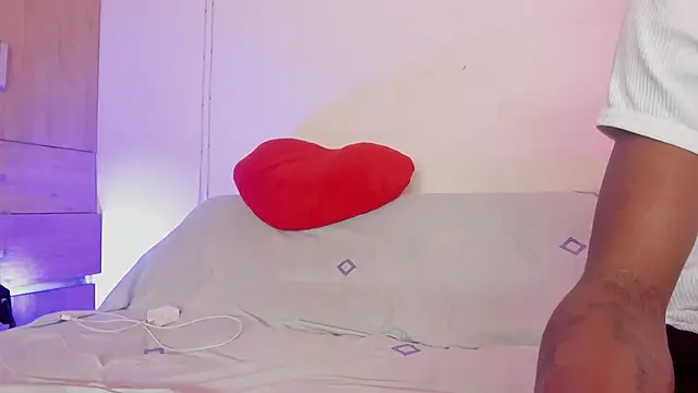 Snapshot of LoveBirds__1 chatting on 11-02-25, 10:56 LoveBirds 1 online show from 11-02-25, 10:56