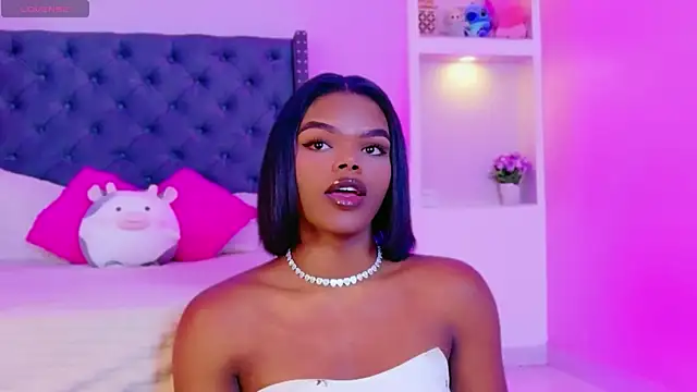 CamiEstrada online show from 11-07-25, 05:18