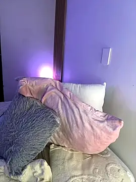 Snapshot of Mae_Henao9 chatting on 10-23-25, 08:02 Mae Henao9 online show from 10-23-25, 08:02