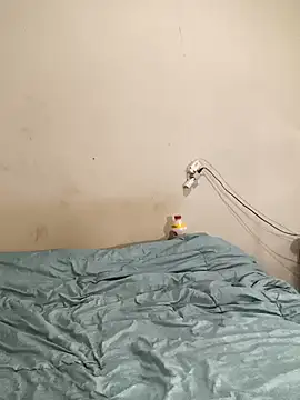 Scarlett-Leh online show from 10-22-25, 07:35