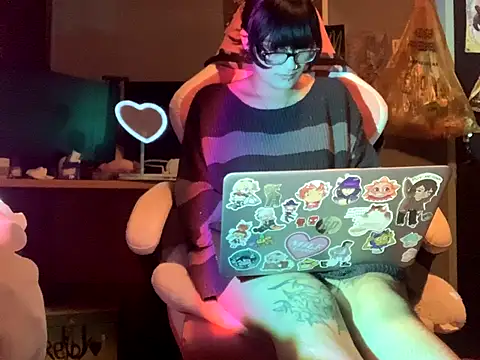 Snapshot of space_g1rl chatting on 11-07-25, 05:13 space g1rl online show from 11-07-25, 05:13