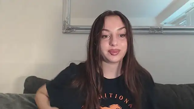 courtneyPerfect online show from 12-19-24, 11:07