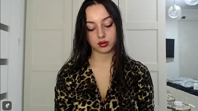 courtneyPerfect online show from 12-04-25, 02:59