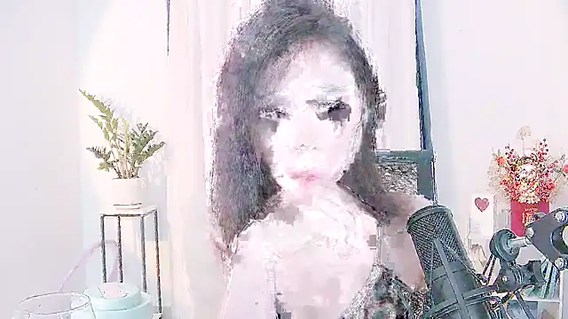 Snapshot of Amity-ox chatting on 03-07-25, 11:07 Amity-ox online show from 03-07-25, 11:07