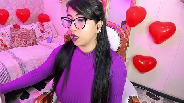 Snapshot of Sexy_cristall_ chatting on 02-17-25, 10:58 Sexy cristall online show from 02-17-25, 10:58