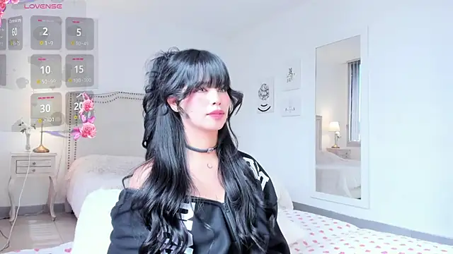 Snapshot of HannaKim chatting on 11-14-25, 05:22 HannaKim online show from 11-14-25, 05:22