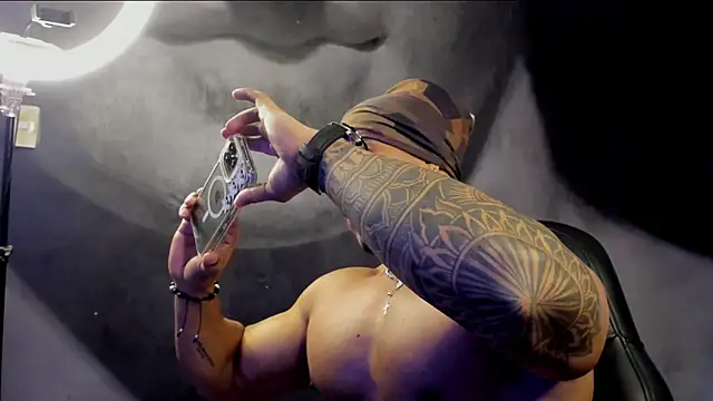 bradley smith online show from 02-20-25, 01:36