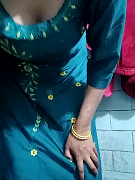 Snapshot of SAXYTannuja chatting on 02-25-25, 03:42 SAXYTannuja online show from 02-25-25, 03:42