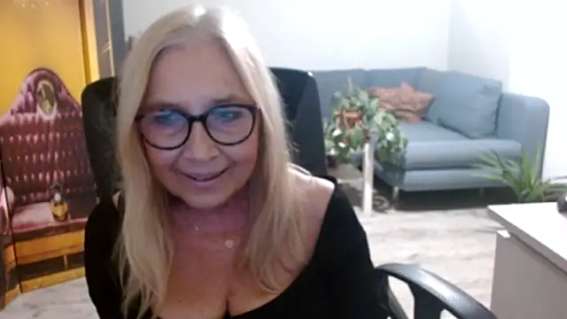 sofia xkiss online show from 11-24-25, 02:50