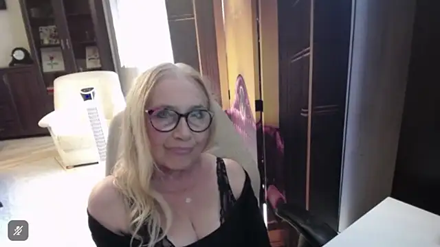 sofia xkiss online show from 08-04-26, 01:46