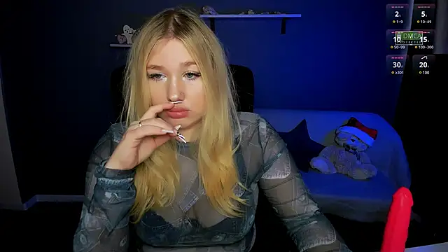 Snapshot of juli_kisss chatting on 02-06-25, 12:37 juli kisss online show from 02-06-25, 12:37