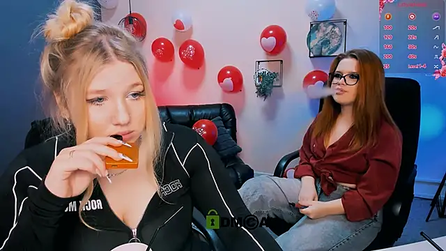 Snapshot of juli_kisss chatting on 02-17-25, 11:09 juli kisss online show from 02-17-25, 11:09