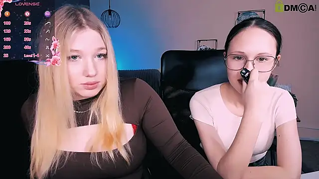 Snapshot of juli_kisss chatting on 03-08-25, 01:36 juli kisss online show from 03-08-25, 01:36