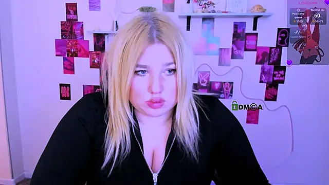 Snapshot of juli_kisss chatting on 03-05-26, 10:06 juli kisss online show from 03-05-26, 10:06