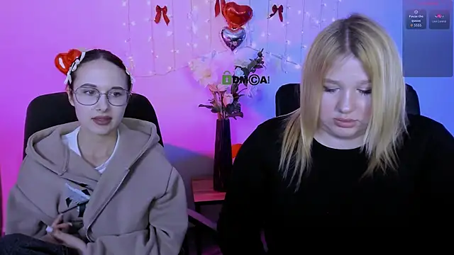 Snapshot of juli_kisss chatting on 03-30-26, 08:43 juli kisss online show from 03-30-26, 08:43