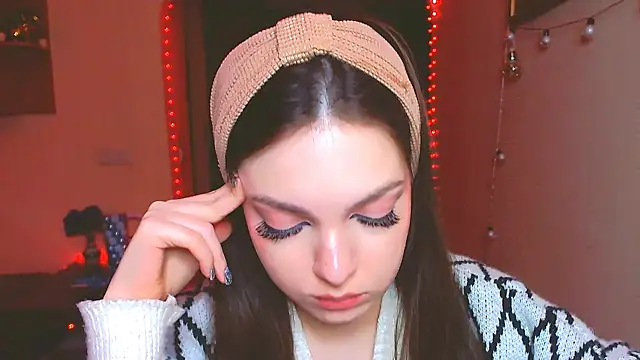 Snapshot of miss_merciless_ chatting on 12-19-24, 06:56 miss merciless online show from 12-19-24, 06:56