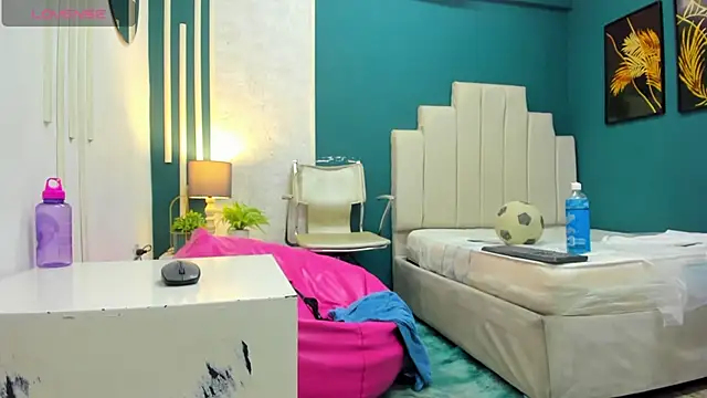 Snapshot of Austin_Cardieff chatting on 12-27-24, 10:37 Austin Cardieff online show from 12-27-24, 10:37