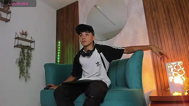 Snapshot of Austin_Cardieff chatting on 01-28-25, 03:25 Austin Cardieff online show from 01-28-25, 03:25