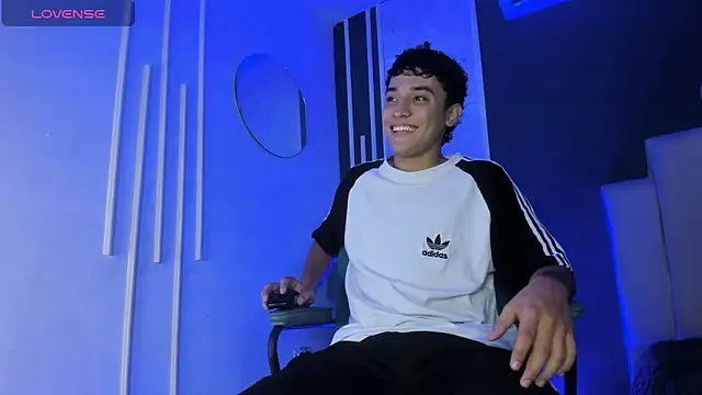 Snapshot of Austin_Cardieff chatting on 03-04-25, 03:22 Austin Cardieff online show from 03-04-25, 03:22