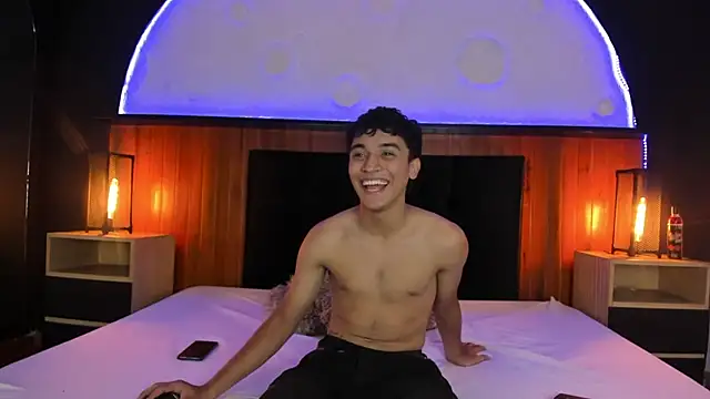 Snapshot of Austin_Cardieff chatting on 03-08-25, 05:38 Austin Cardieff online show from 03-08-25, 05:38