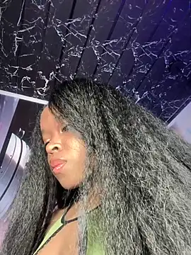 Snapshot of Thyana_LS chatting on 12-06-24, 07:12 Thyana LS online show from 12-06-24, 07:12