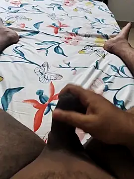 Snapshot of Mallu_Curator chatting on 10-21-25, 01:56 Mallu Curator online show from 10-21-25, 01:56