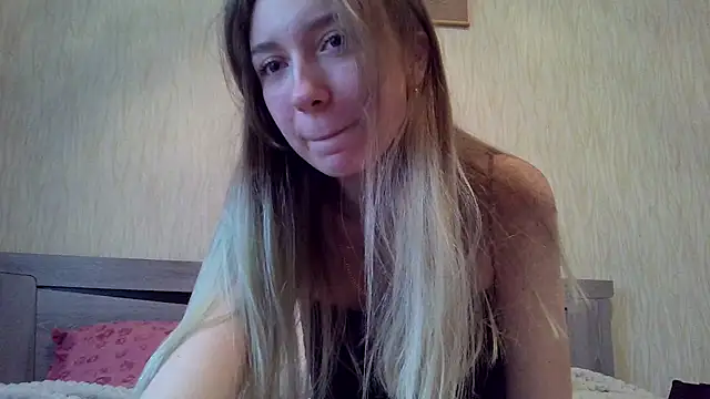 qwolll online show from 03-17-25, 02:45