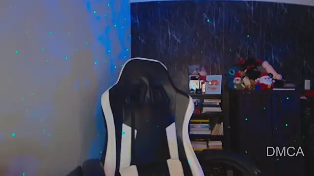 Snapshot of Drea_Foox chatting on 12-19-24, 02:56 Drea Foox online show from 12-19-24, 02:56