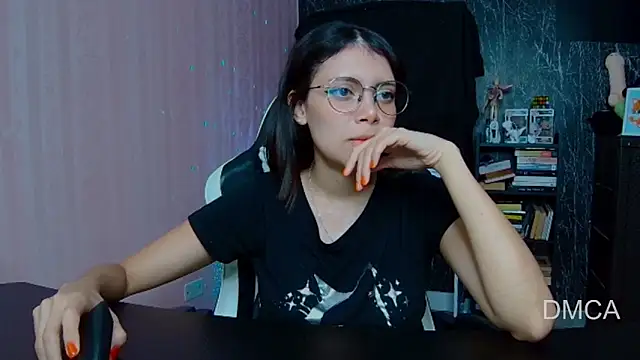 Snapshot of Drea_Foox chatting on 11-10-25, 02:43 Drea Foox online show from 11-10-25, 02:43