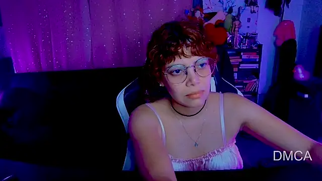 Snapshot of Drea_Foox chatting on 06-29-26, 03:24 Drea Foox online show from 06-29-26, 03:24