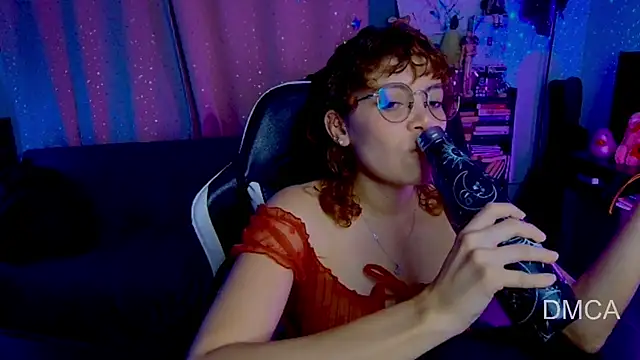 Snapshot of Drea_Foox chatting on 07-10-26, 03:00 Drea Foox online show from 07-10-26, 03:00