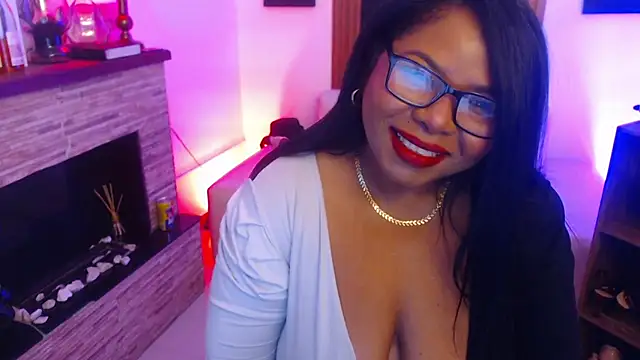 Snapshot of Keilathompson chatting on 06-03-26, 10:29 Keilathompson online show from 06-03-26, 10:29
