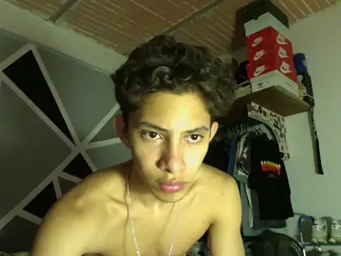 Snapshot of ferchitibellako chatting on 11-20-25, 04:01 ferchitibellako online show from 11-20-25, 04:01