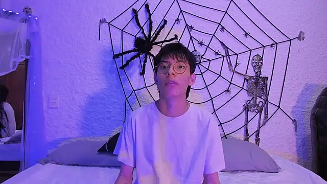 alexandersawyer online show from 10-08-25, 04:10