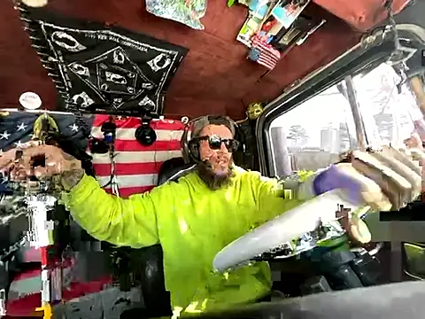 XMeF10 online show from 01-15-26, 04:00