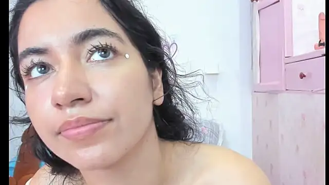 Snapshot of Katiaflex chatting on 03-01-25, 04:15 Katiaflex online show from 03-01-25, 04:15