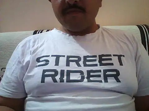 Akhil3290 online show from 04-16-26, 03:24