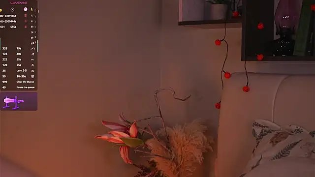 Snapshot of MiaBanger chatting on 11-08-25, 03:45 MiaBanger online show from 11-08-25, 03:45