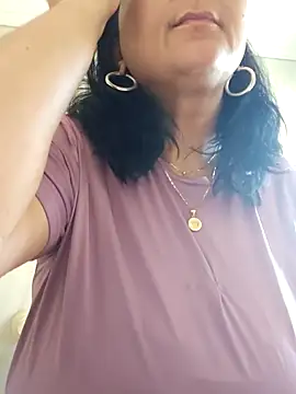 Snapshot of paulinaDiaz1 chatting on 02-20-26, 02:06 paulinaDiaz1 online show from 02-20-26, 02:06