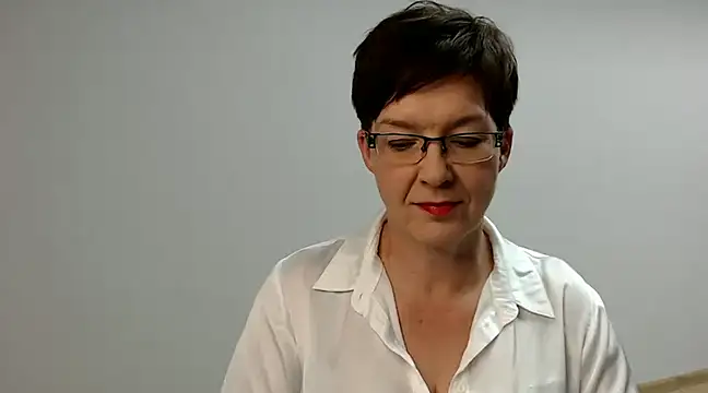 Snapshot of Sofie69Velvet chatting on 12-17-24, 05:26 Sofie69Velvet online show from 12-17-24, 05:26