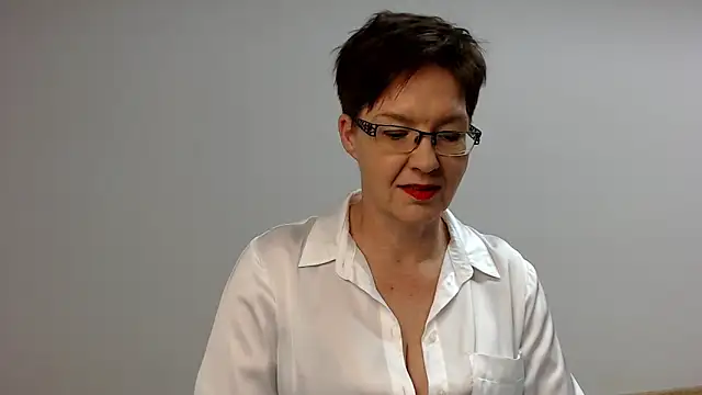 Snapshot of Sofie69Velvet chatting on 01-17-25, 05:51 Sofie69Velvet online show from 01-17-25, 05:51