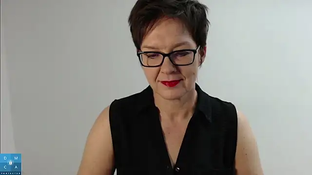 Snapshot of Sofie69Velvet chatting on 10-12-25, 08:13 Sofie69Velvet online show from 10-12-25, 08:13