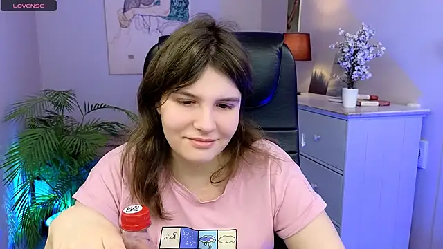 Ruyjin Choi online show from 03-18-25, 10:46